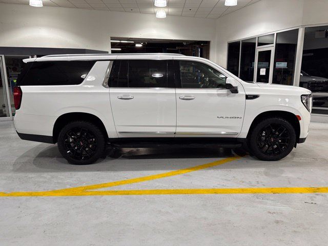Used 2023 GMC Yukon XL SLT AWD/4WD image 8