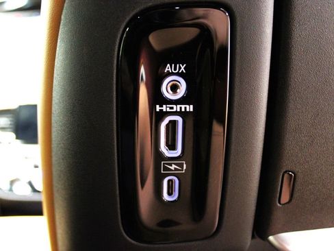 Used 2023 Chrysler Pacifica Pinnacle image 34