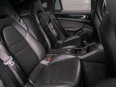Used 2018 Porsche Panamera 4 AWD/4WD image 28