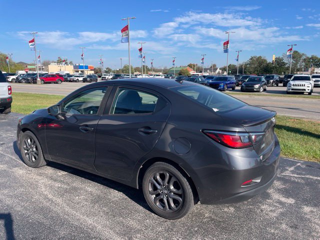 Used 2019 Toyota Yaris LE FWD image 8