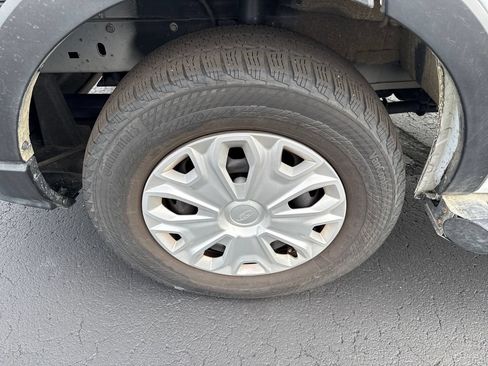 Used 2025 Ford Transit 250 Low Roof w/ Exterior Upgrade Package RWD image 18