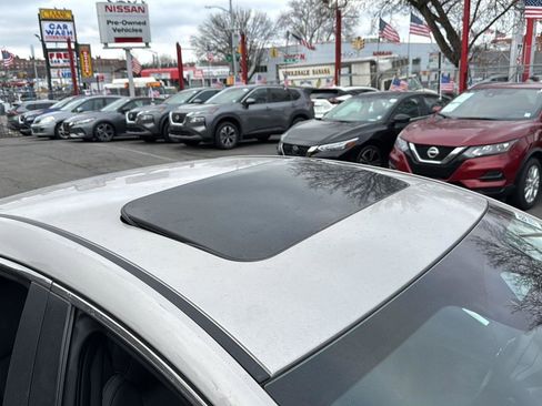 Used 2024 MAZDA MAZDA3 s image 11