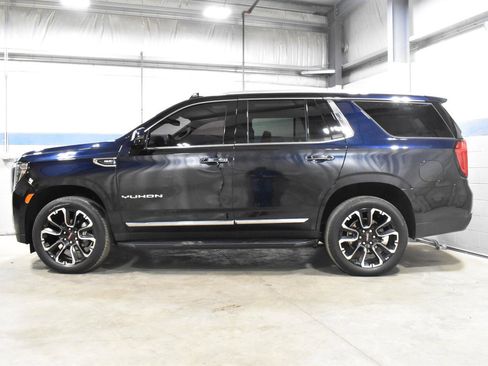 Used 2023 GMC Yukon SLT w/ SLT Premium Package AWD/4WD image 26