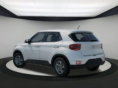 New 2026 Hyundai Venue SE image 7