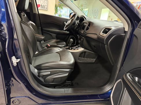 Used 2021 Jeep Compass Latitude AWD/4WD image 39
