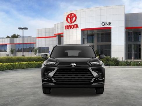 New 2026 Toyota Grand Highlander Nightshade image 18