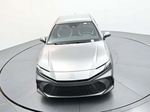 Used 2025 Toyota Camry SE image 34