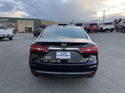 Used 2016 Toyota Avalon XLE image 10
