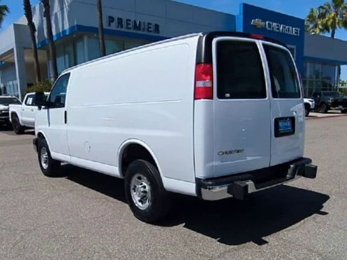 Used 2024 Chevrolet Express 2500 w/ Driver Convenience Package RWD image 6