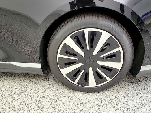 Used 2023 Lucid Air Touring AWD/4WD image 9