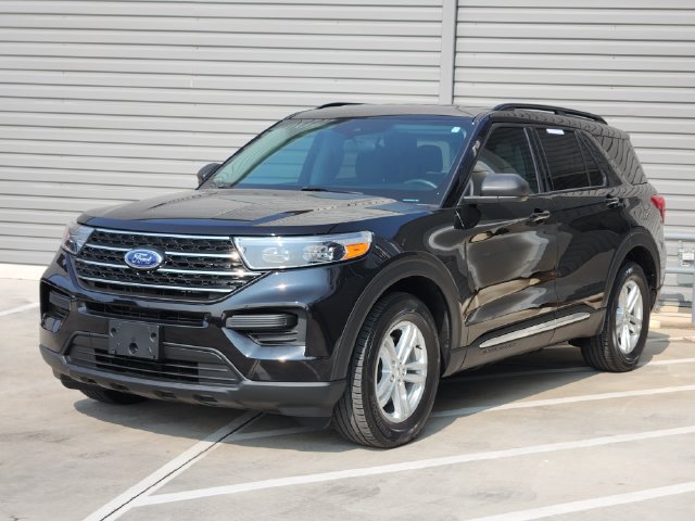 Used 2023 Ford Explorer XLT RWD image 4