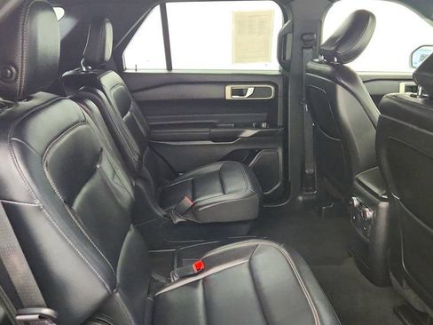 Used 2020 Ford Explorer XLT w/ Equipment Group 202A AWD/4WD image 23
