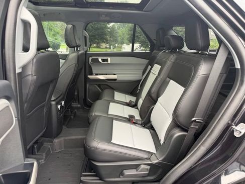 Certified 2023 Ford Explorer XLT w/ Equipment Group 202A AWD/4WD image 20