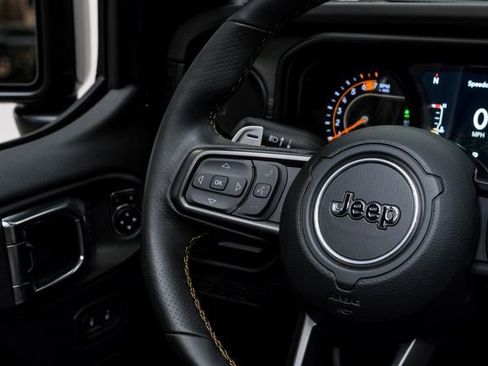 Used 2025 Jeep Wrangler Unlimited Rubicon 392 image 68