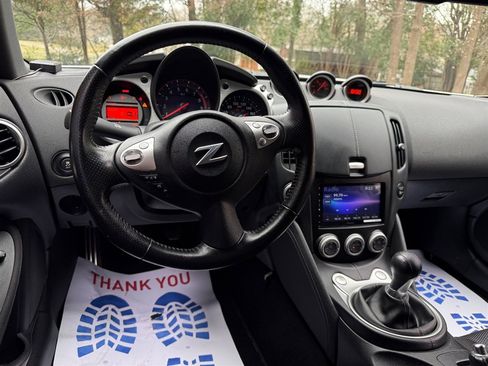 Used 2020 Nissan 370Z Coupe image 48