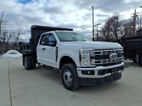 Used 2026 Ford F350 XL w/ XL Chrome Package image 3
