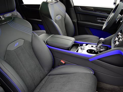 New 2025 Bentley Bentayga image 36