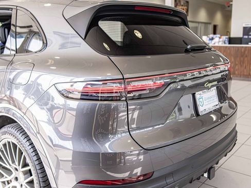 Used 2021 Porsche Cayenne E-Hybrid image 16