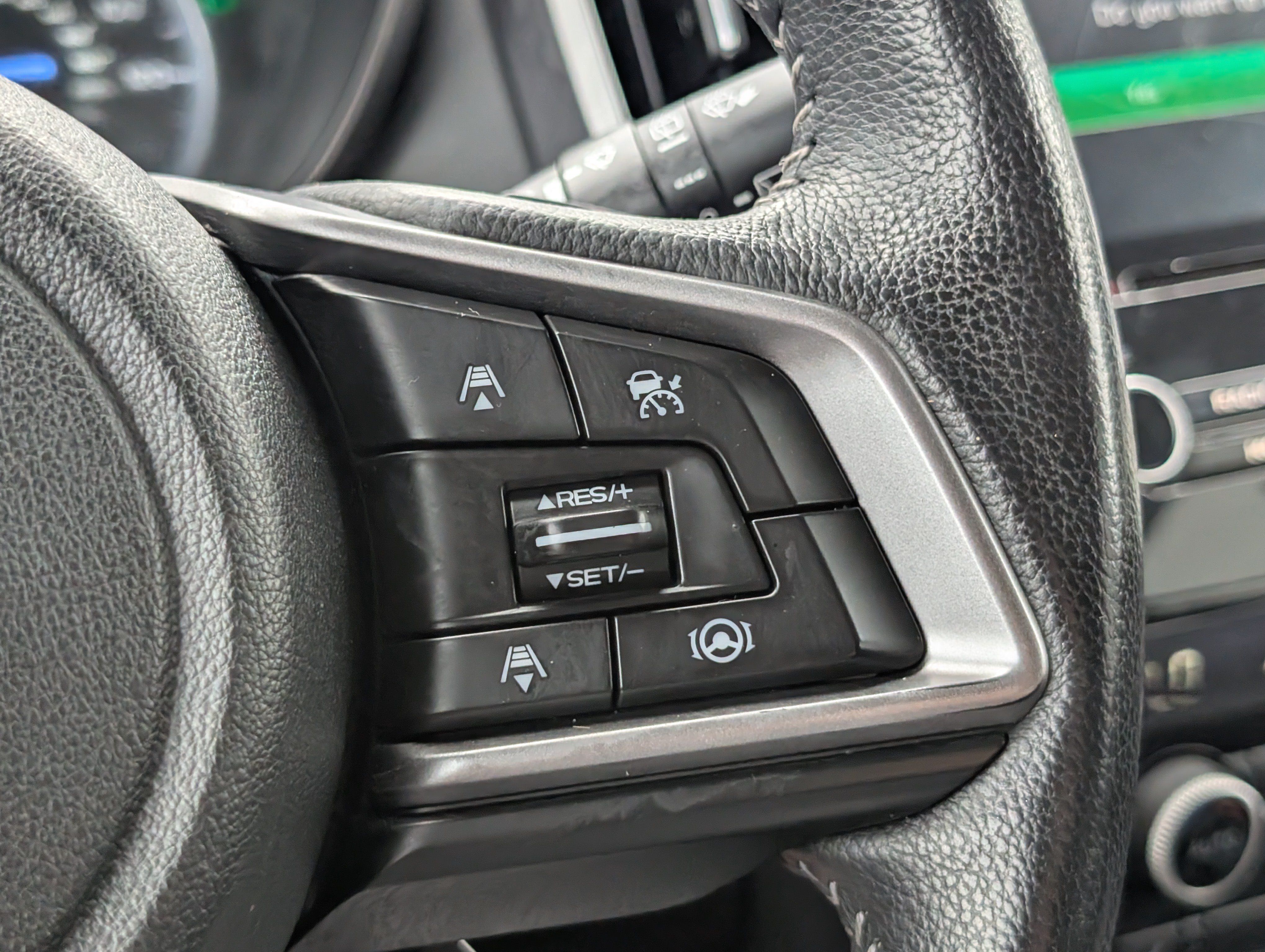 Used 2022 Subaru Ascent Limited AWD/4WD image 25