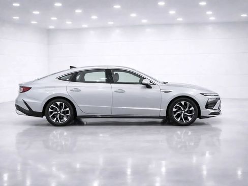 Used 2025 Hyundai Sonata SEL image 6