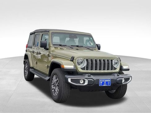 Used 2026 Jeep Wrangler Unlimited Sahara AWD/4WD image 1