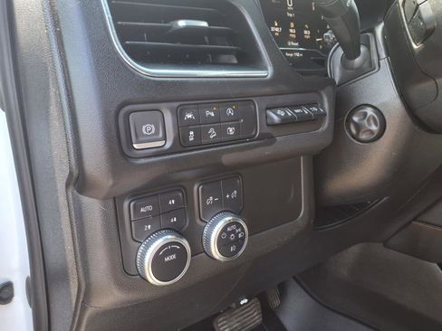 Used 2023 GMC Yukon XL AT4 w/ AT4 Premium Package image 10