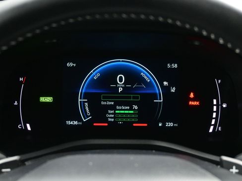 Used 2025 Toyota Camry SE image 23