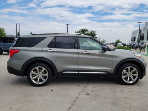 Used 2020 Ford Explorer Platinum AWD/4WD image 2