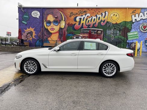 Used 2022 BMW 530i xDrive w/ Convenience Package AWD/4WD image 2