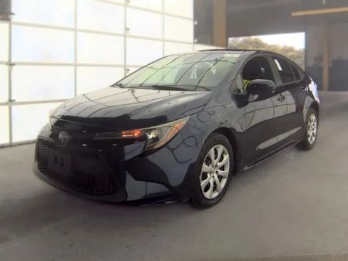 Used 2020 Toyota Corolla LE w/ Phone Cable & Charge Package FWD image 2