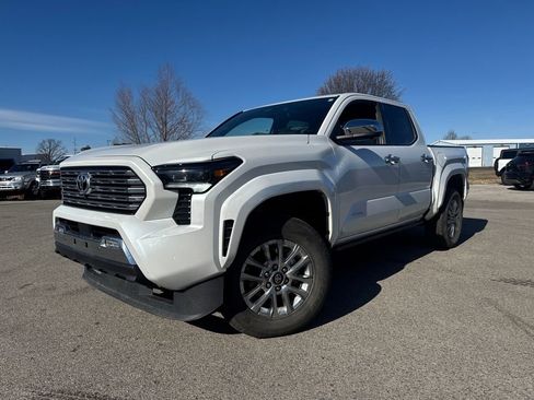 Used 2024 Toyota Tacoma Limited image 1