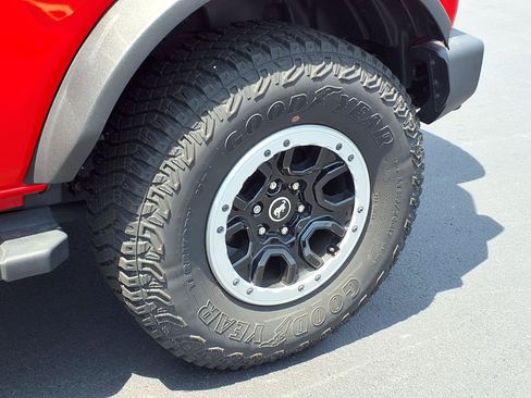 Used 2024 Ford Bronco Outer Banks w/ Sasquatch Package AWD/4WD image 27