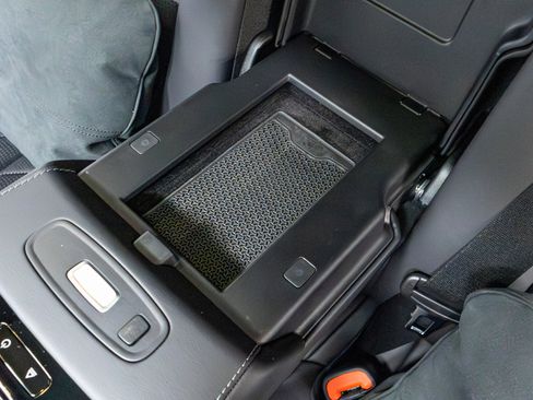 Used 2023 Mercedes-Benz EQS AMG 4MATIC image 32