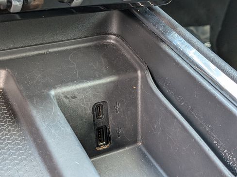 Used 2024 GMC Acadia Elevation FWD image 32