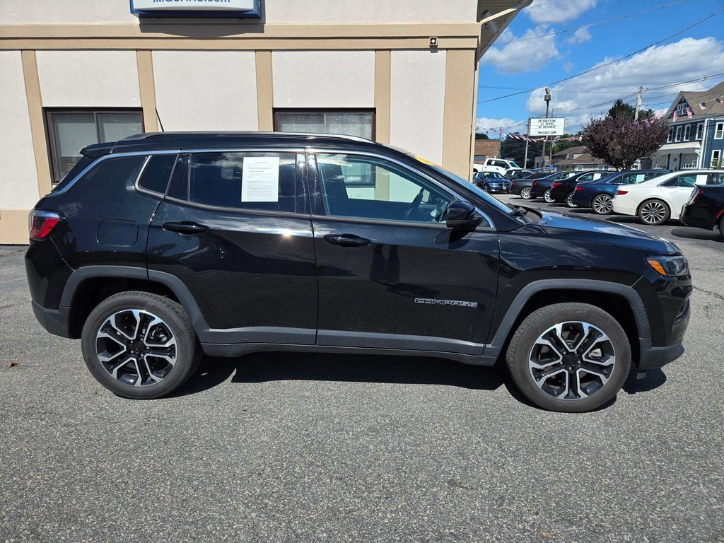 Used 2023 Jeep Compass Limited w/ Sun and Sound Group AWD/4WD image 2
