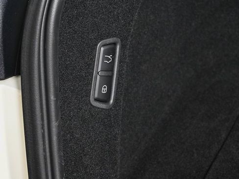 Used 2022 Maserati Levante GT image 33