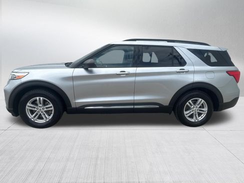 Used 2020 Ford Explorer XLT w/ Equipment Group 202A RWD image 4