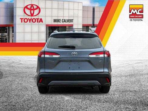 Certified 2024 Toyota Corolla Cross LE w/ Moonroof Package FWD image 4