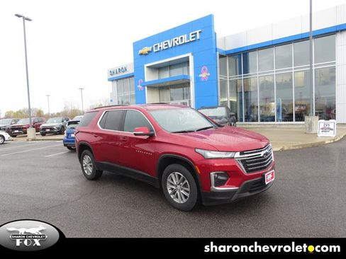 Used 2023 Chevrolet Traverse LT image 1