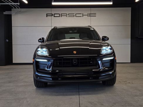 Certified 2026 Porsche Macan AWD/4WD image 28