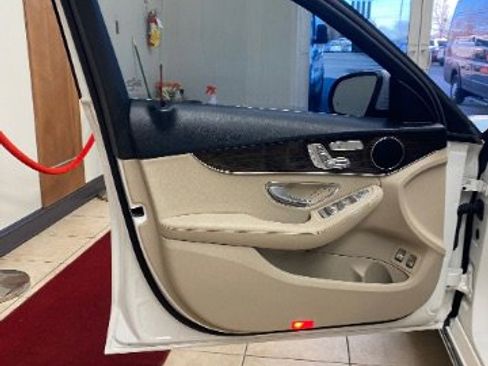 Used 2018 Mercedes-Benz C 350e Sedan w/ Premium Package image 14