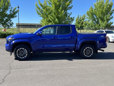 Used 2025 Toyota Tacoma TRD Sport w/ TRD Sport Premium Package AWD/4WD image 2