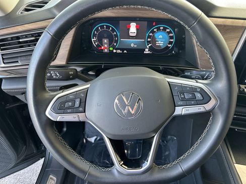 Used 2024 Volkswagen Atlas SE FWD image 24