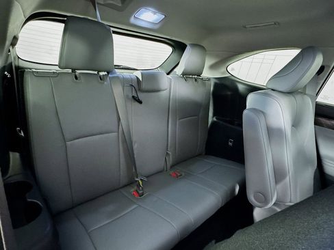 Used 2024 Toyota Highlander Limited image 32