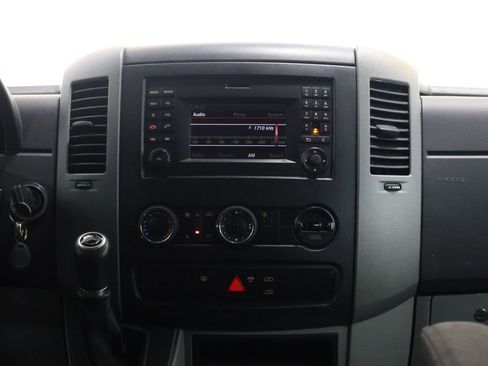 Used 2016 Mercedes-Benz Sprinter 2500 image 19