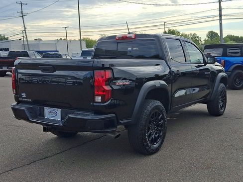 Used 2024 Chevrolet Colorado Trail Boss w/ Advanced Trailering Package AWD/4WD image 4
