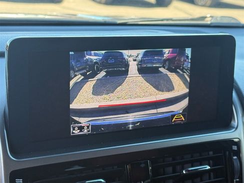 Used 2022 Lexus GX 460 Premium image 19