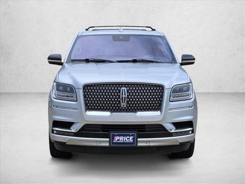 Used 2019 Lincoln Navigator Reserve w/ Cargo Package AWD/4WD image 2