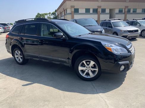 Used 2014 Subaru Outback 2.5i Premium AWD/4WD image 4