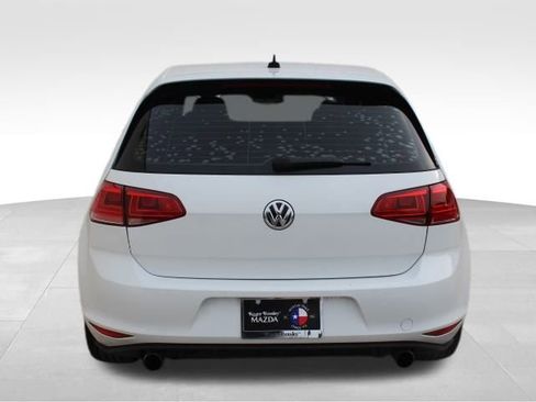 Used 2016 Volkswagen Golf S image 7